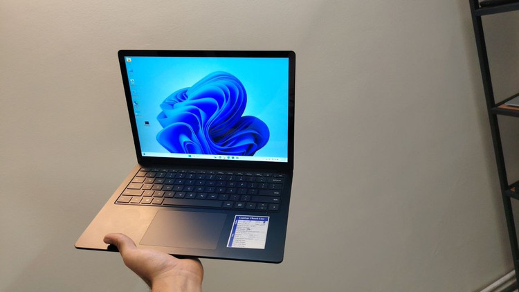 لپ تاپ ۱۳.۵ اینچی مایکروسافت مدل Surface Laptop 4 | Core i7-1185G7 / 16GB RAM / 256GB SSD