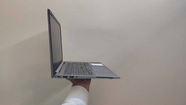 لپ تاپ ورکاستیشن ۱۴ اینچی اچ پی مدل HP ZBook Firefly 14 | پردازنده Core i7 / رم ۱۶ گیگابایت / حافظه ۵۱۲GB SSD / گرافیک مجزا Quadro T500